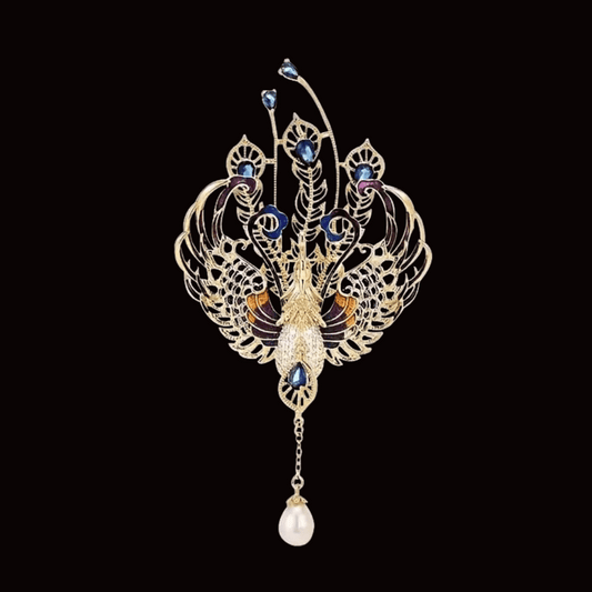 Beautiful Magnificent Sparkly Peacock Brooch